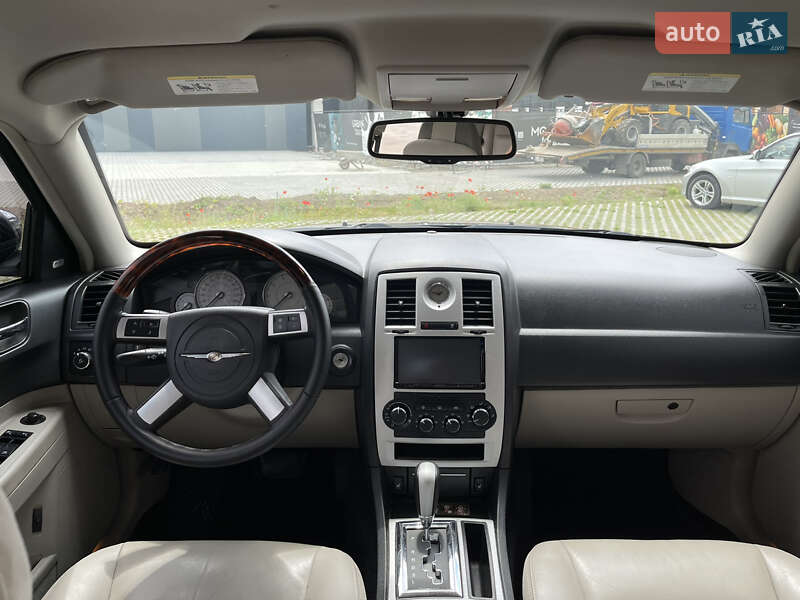 Седан Chrysler 300C 2006 в Хмельницком