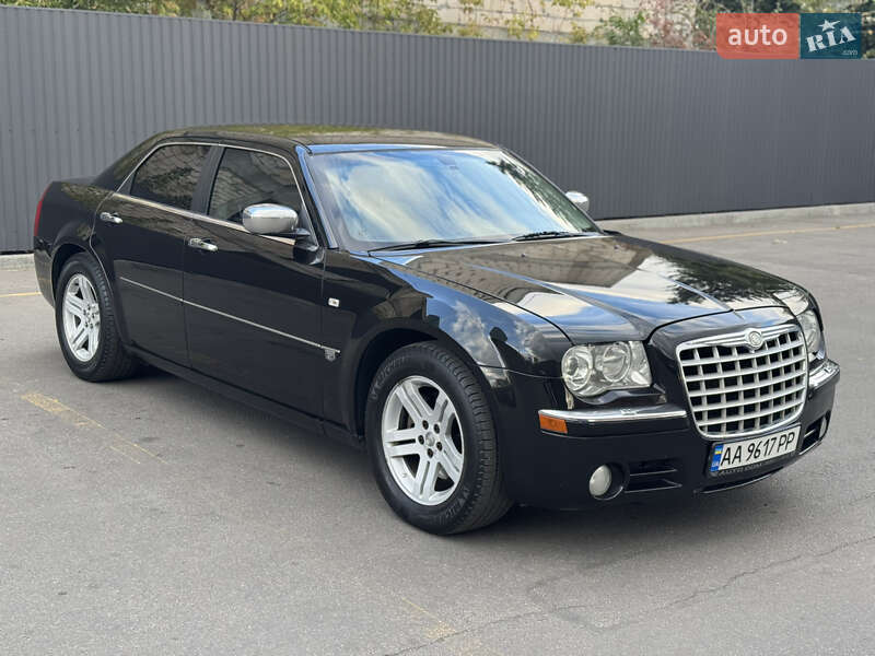 Седан Chrysler 300C 2006 в Днепре