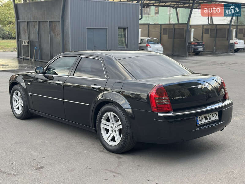 Седан Chrysler 300C 2006 в Днепре