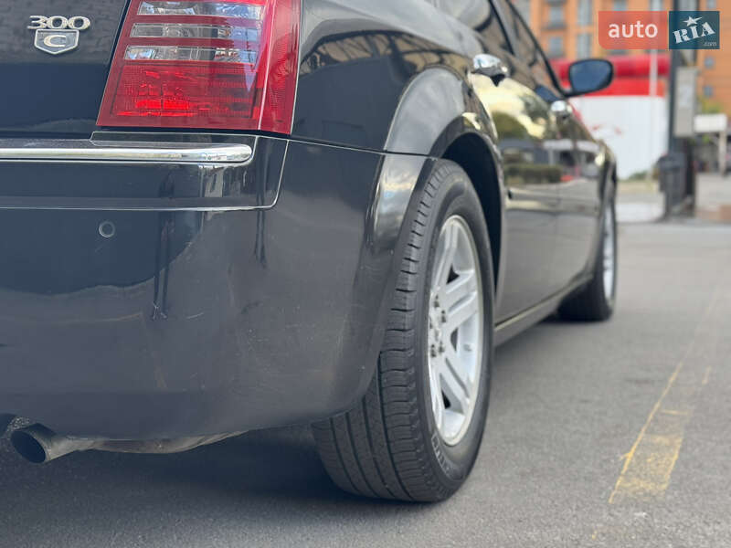 Седан Chrysler 300C 2006 в Днепре