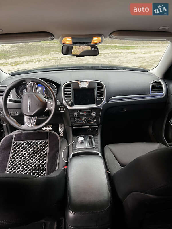 Седан Chrysler 300C 2019 в Києві
