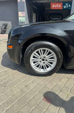 Седан Chrysler 300C 2010 в Луцьку