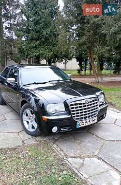 Седан Chrysler 300C 2008 в Дубні