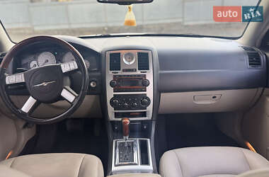 Седан Chrysler 300C 2006 в 