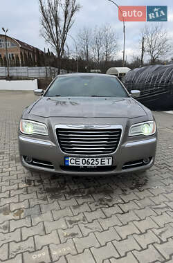 Седан Chrysler 300C 2014 в 