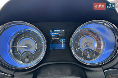 Седан Chrysler 300C 2014 в 