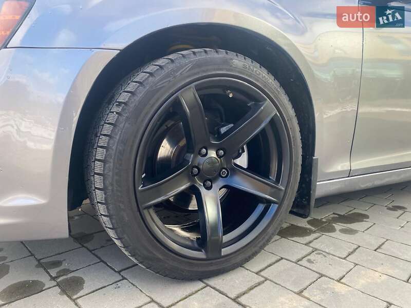 Седан Chrysler 300C 2012 в Хмельницком