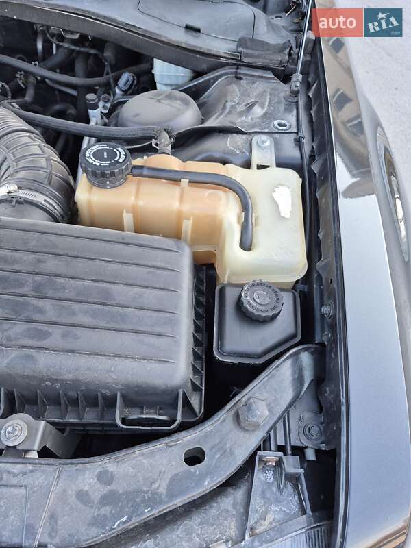 Седан Chrysler 300C 2005 в Херсоні