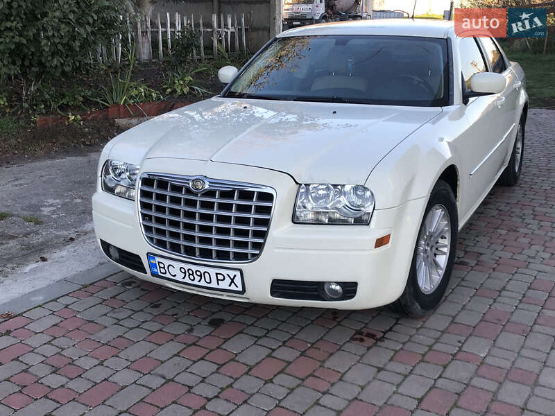 2021 Chrysler 300 Series S V8