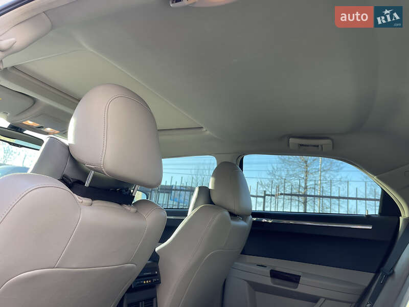 Седан Chrysler 300C 2006 в Киеве