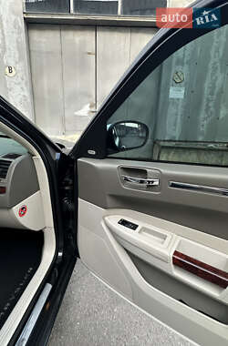 Седан Chrysler 300C 2008 в 