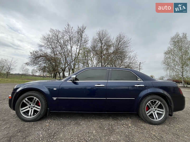 Седан Chrysler 300C 2005 в Черновцах