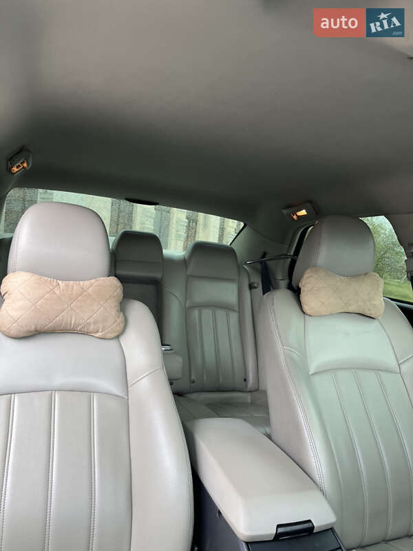 Седан Chrysler 300C 2005 в Черновцах