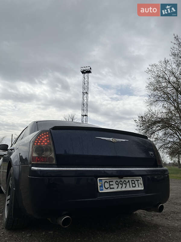 Седан Chrysler 300C 2005 в Черновцах
