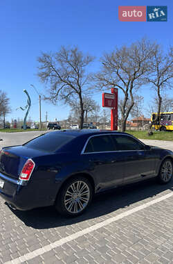 Седан Chrysler 300C 2013 в 
