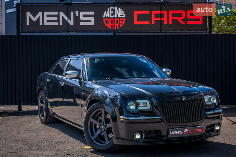 Седан Chrysler 300C 2004 в 
