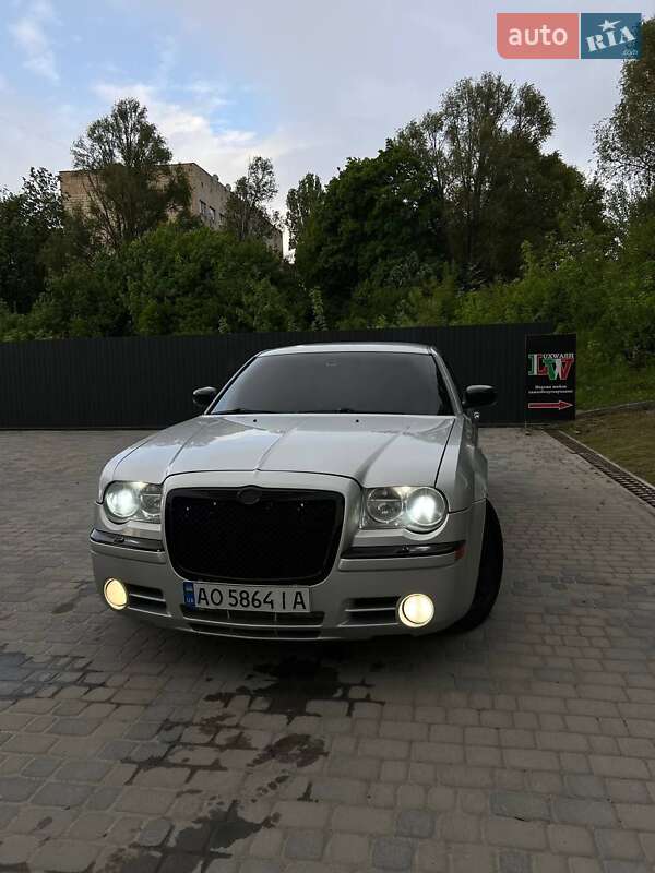 Седан Chrysler 300C 2006 в 