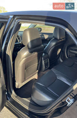 Седан Chrysler 300C 2016 в 