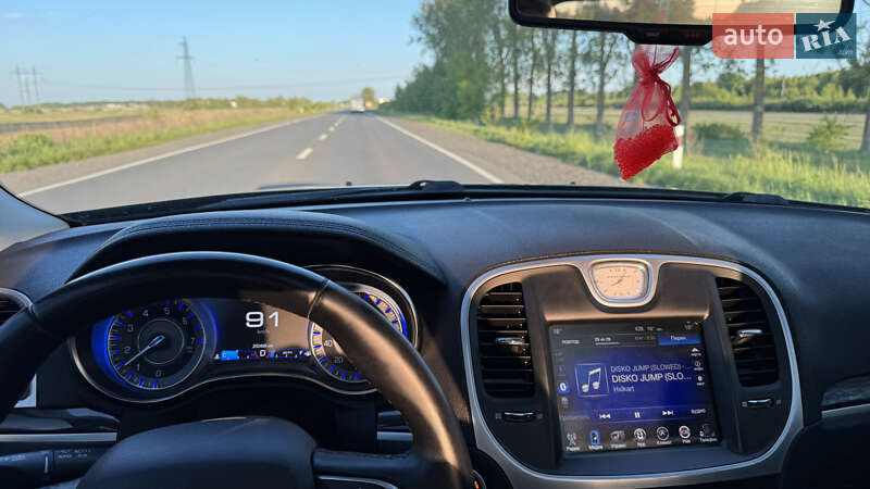 Седан Chrysler 300C 2016 в Ковеле