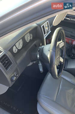 Седан Chrysler 300C 2005 в 