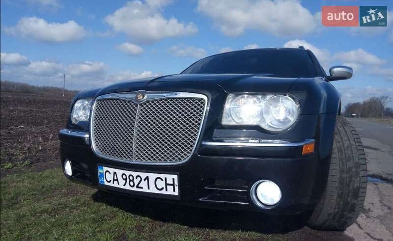 Универсал Chrysler 300C 2005 в Каневе
