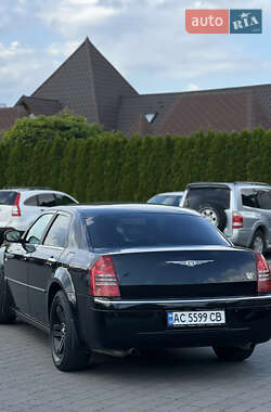 Седан Chrysler 300C 2005 в 