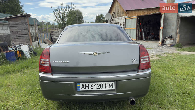 Седан Chrysler 300C 2006 в Звягеле