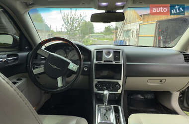 Седан Chrysler 300C 2006 в 