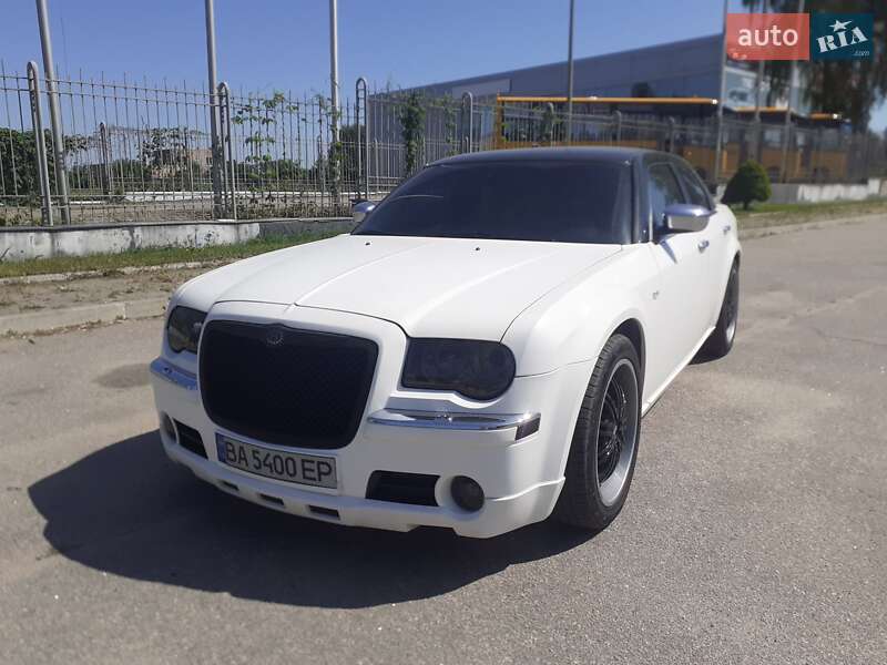 Седан Chrysler 300C 2004 в Кропивницком