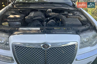 Седан Chrysler 300C 2005 в 