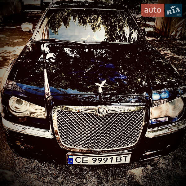 Седан Chrysler 300C 2005 в Черновцах