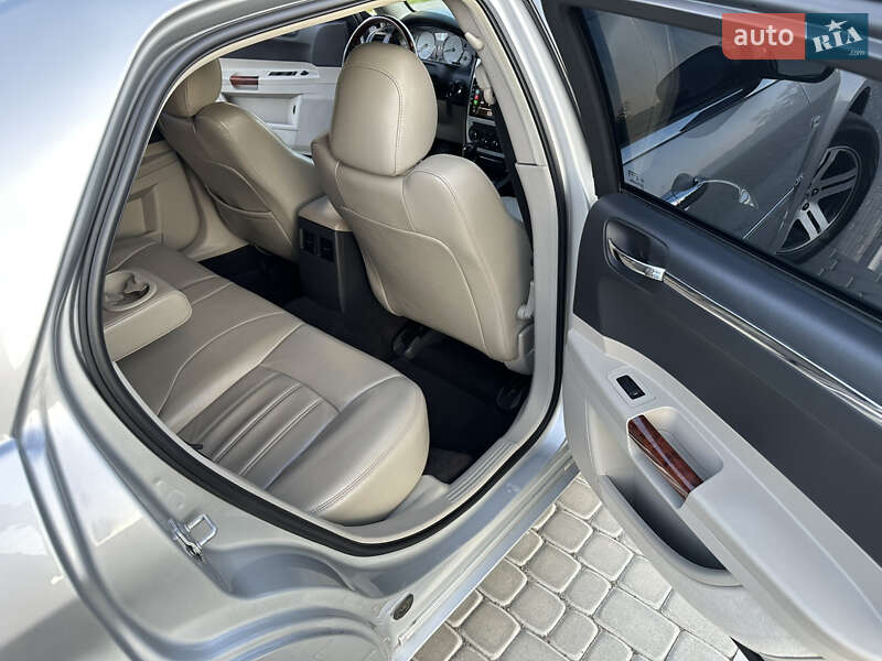 Седан Chrysler 300C 2007 в Шептицькому фото 18 Седан Chrysler 300C 2007 в Шептицькому