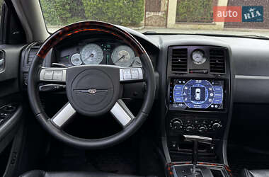 Седан Chrysler 300C 2004 в 