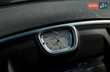 Седан Chrysler 300C 2012 в 