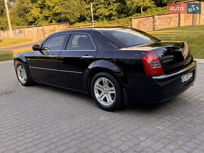 Седан Chrysler 300C 2007 в Львове