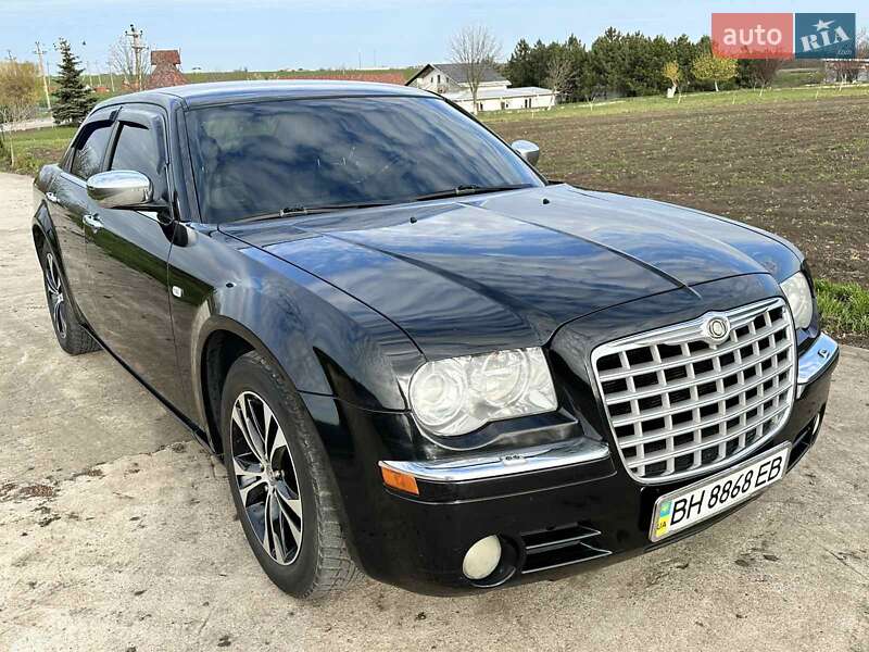 Седан Chrysler 300C 2005 в 