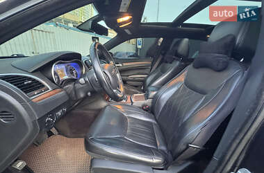 Седан Chrysler 300C 2017 в 
