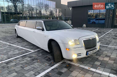 Лимузин Chrysler 300C 2005 в Киеве