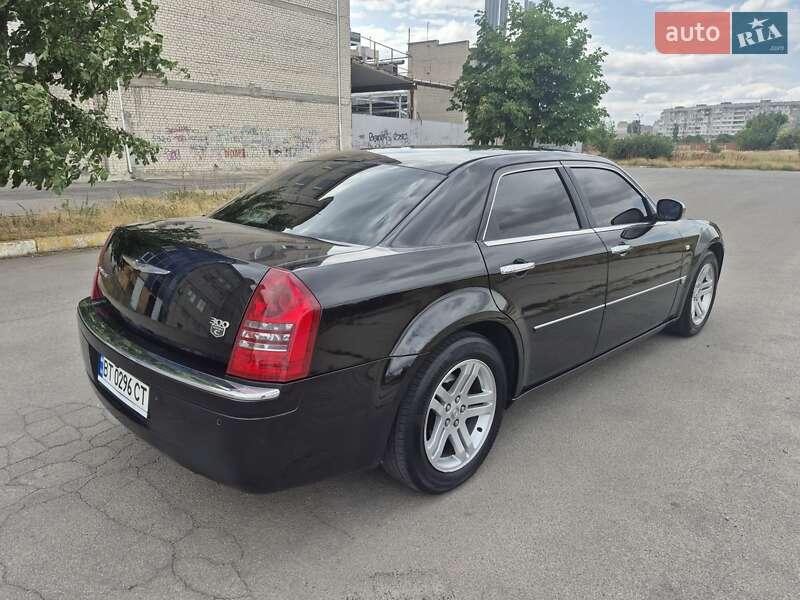 Седан Chrysler 300C 2005 в Херсоне