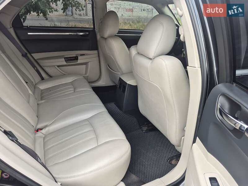 Седан Chrysler 300C 2005 в Херсоне