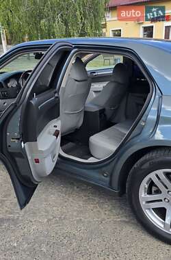 Седан Chrysler 300C 2006 в 