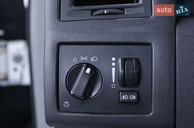 Седан Chrysler 300C 2005 в 