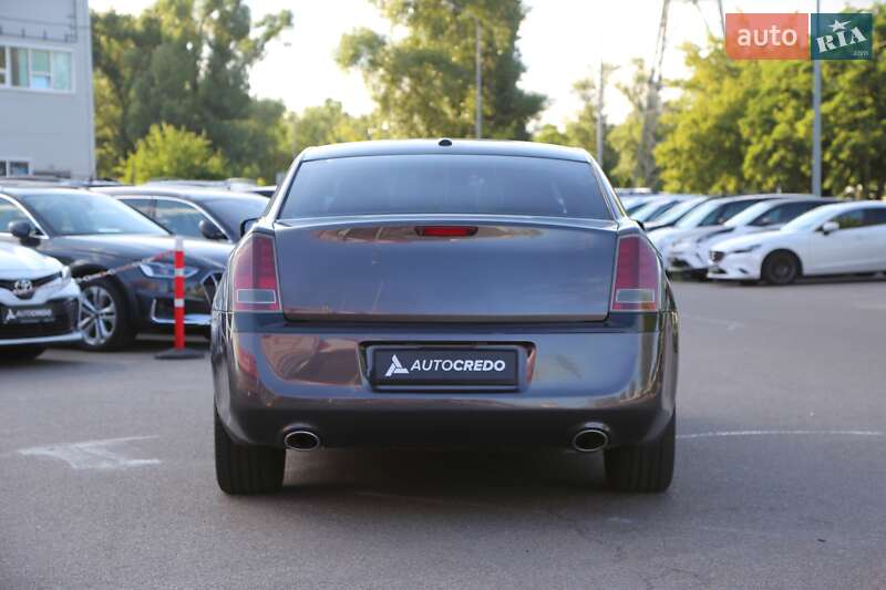 Седан Chrysler 300C 2013 в Киеве