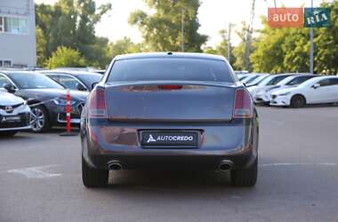 Седан Chrysler 300C 2013 в 