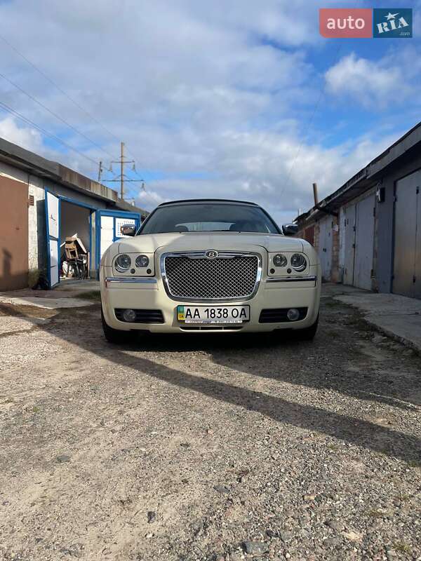 Кабриолет Chrysler 300C 2007 в Киеве
