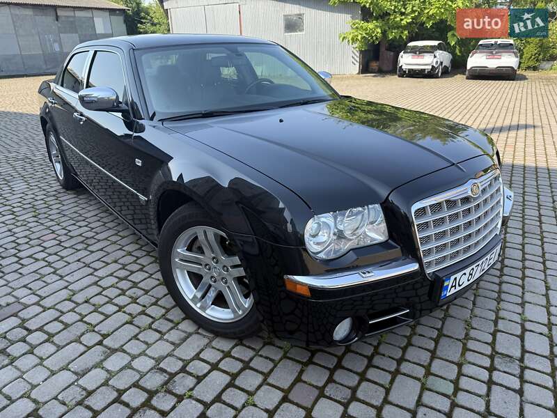 Седан Chrysler 300C 2006 в Шептицькому