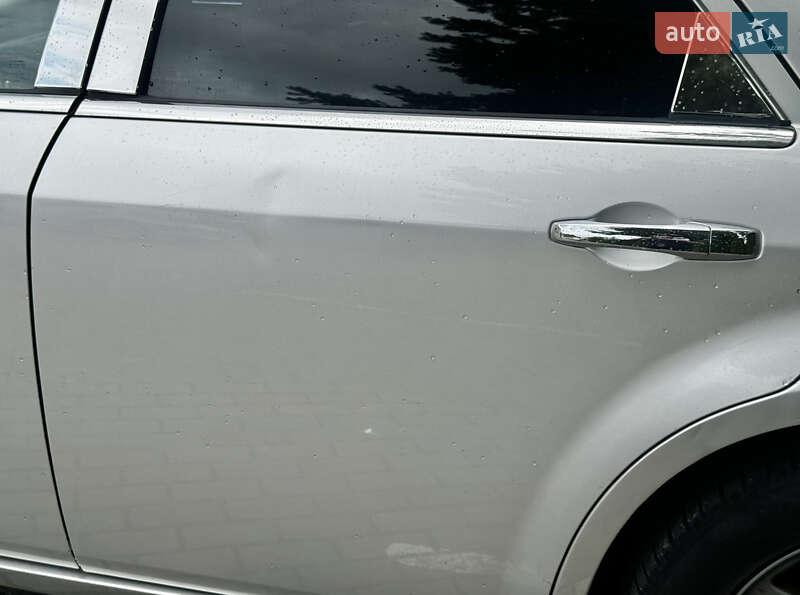 Седан Chrysler 300C 2008 в Львові