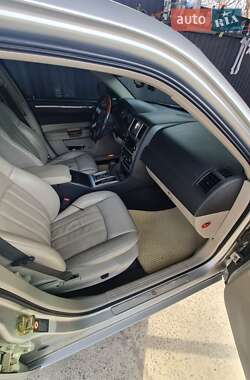 Седан Chrysler 300C 2005 в 