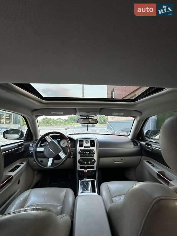 Седан Chrysler 300C 2005 в Переяславі