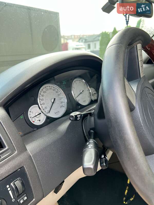 Седан Chrysler 300C 2006 в Косове фото 10 Седан Chrysler 300C 2006 в Косове